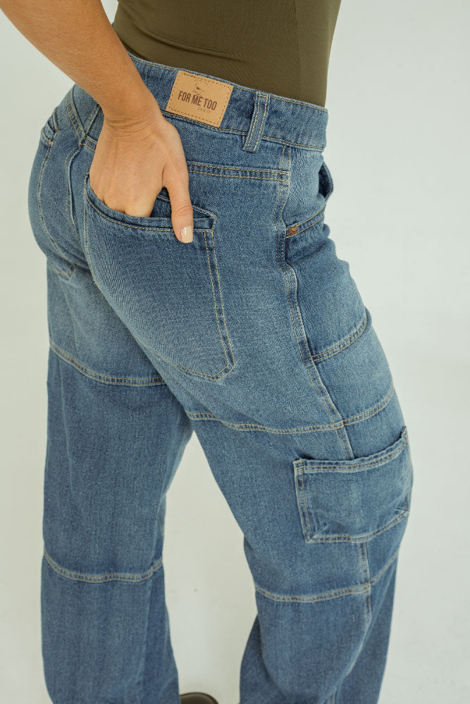 JEANS CARGO CORTES